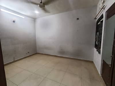 WELL-MAINTAINED 100 SQ YD 3-BEDROOM BUNGALOW FOR SALE ON MAIN KHAYABAN-E-RIZWAN, DHA PHASE 7