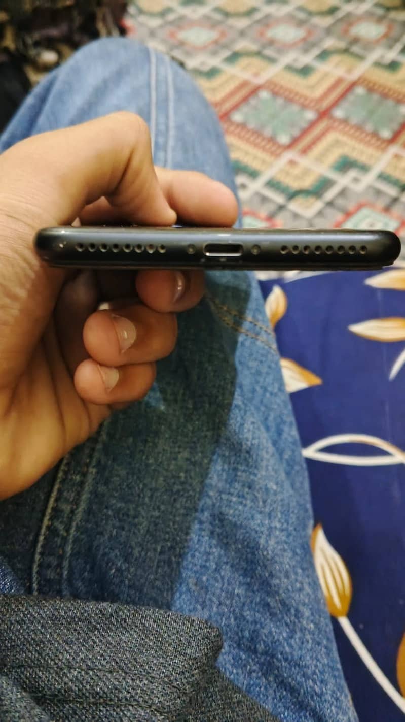 Apple iPhone 7 Plus 2