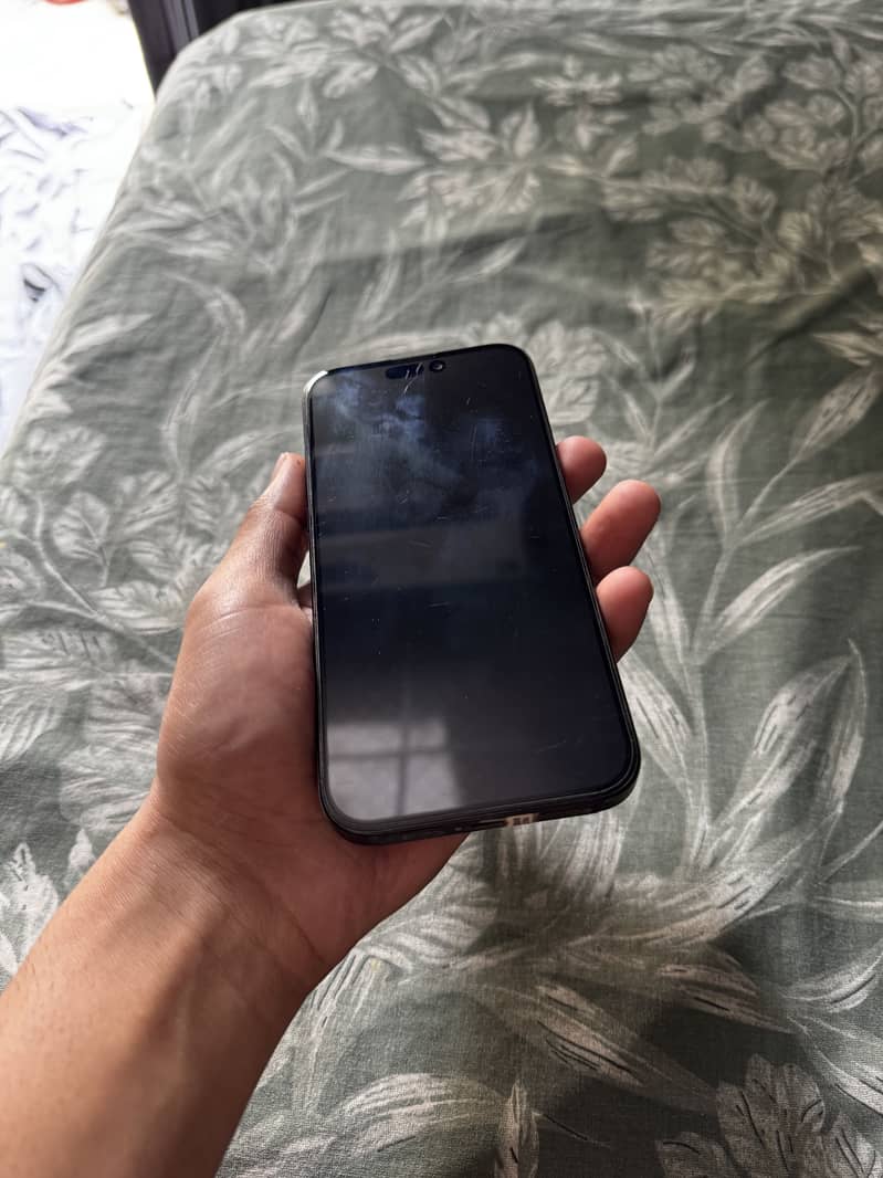Apple iPhone 16 Pro Max 3