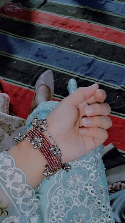 part time food point ka liya larki chaya