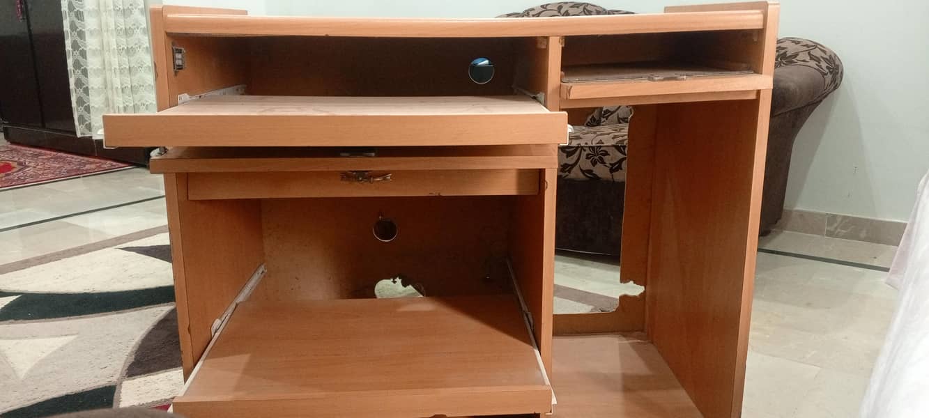 computer table 3