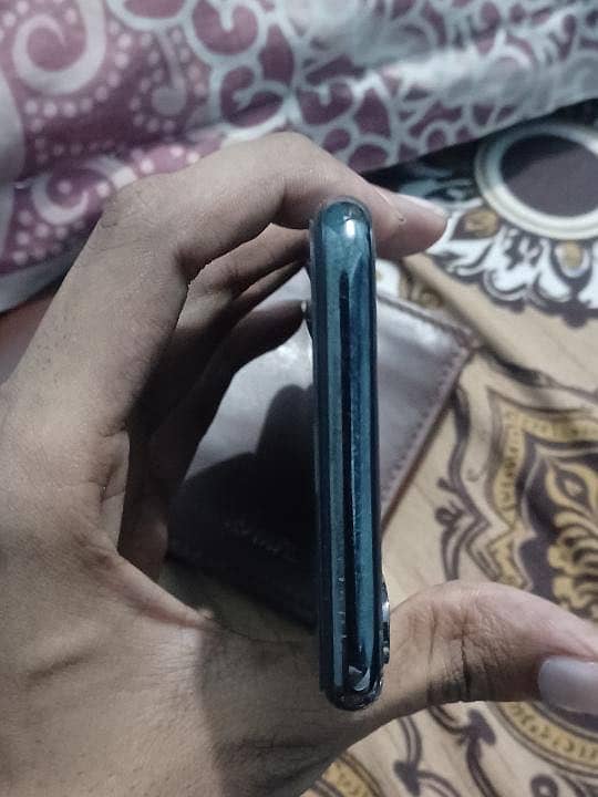 Apple iPhone X 3