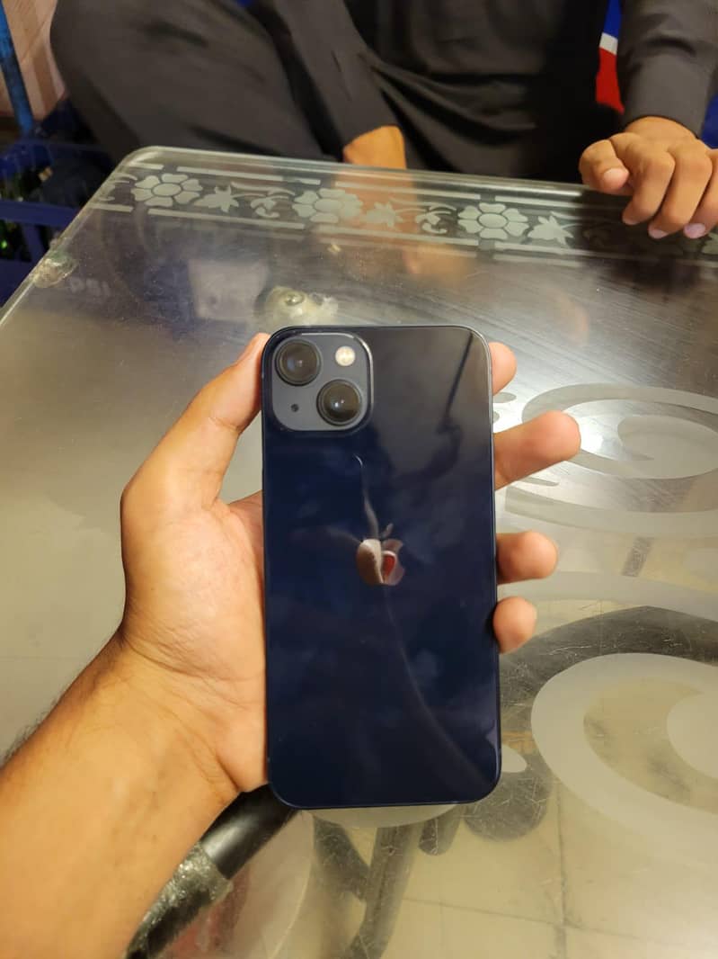 Apple iPhone 13 0