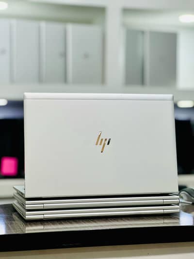 Hp Elitebook 850 G8 || Core I7 11 | 16 GB || 512 NVME  | 02 GB GPU