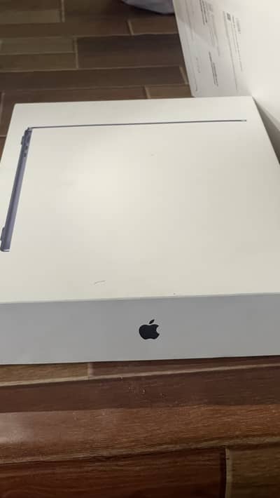 Apple MacBook Air M5 13” 16GB RAM 512GB SSD Brand New Box Packed USA