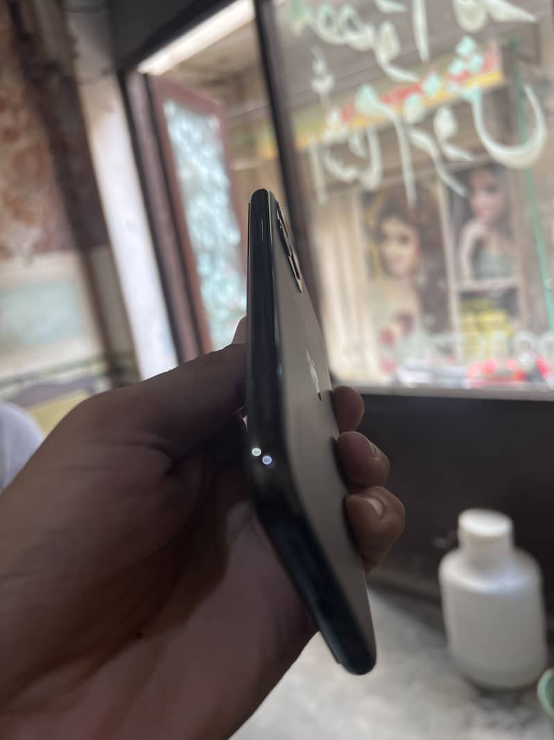 iPhone 11 pro 1
