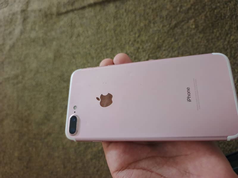 Apple iPhone 7 Plus 2