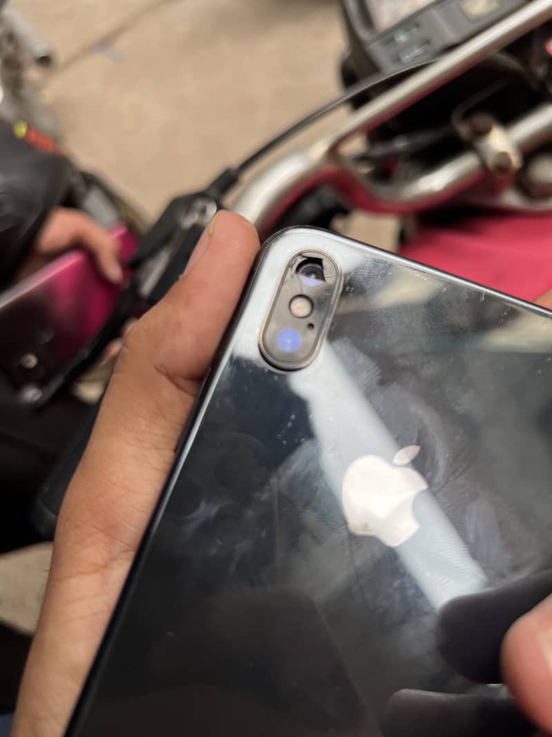 Apple iPhone X 3