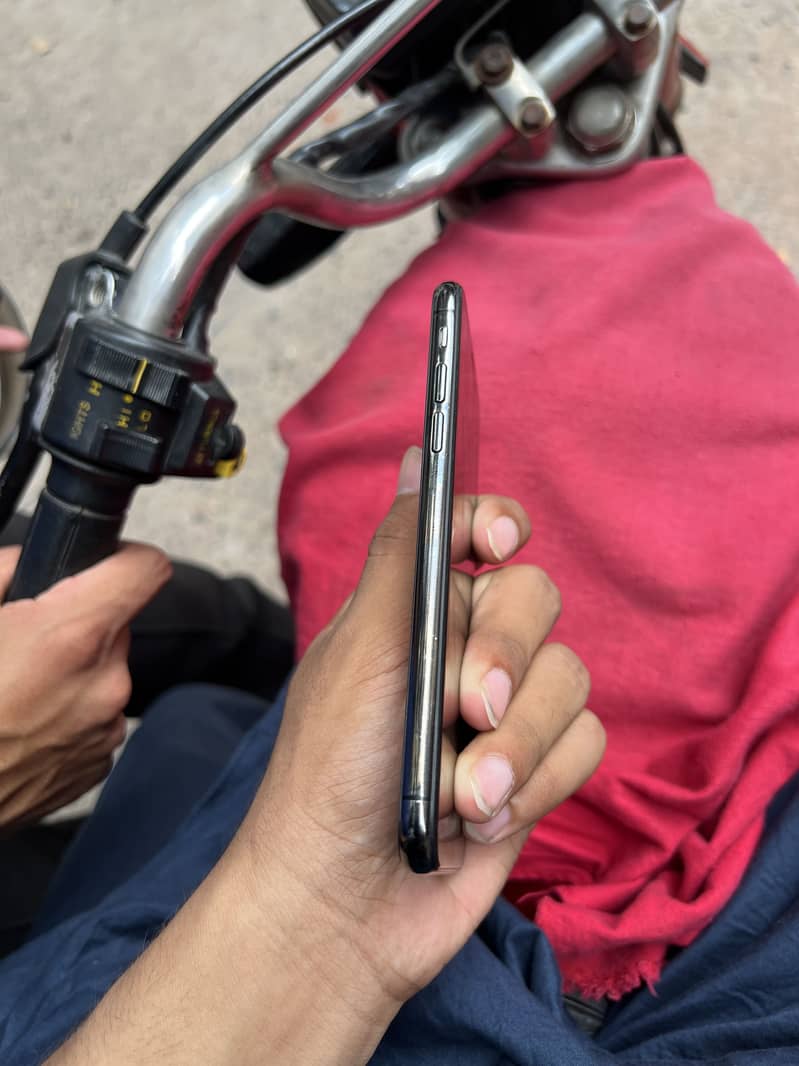 Apple iPhone X 7