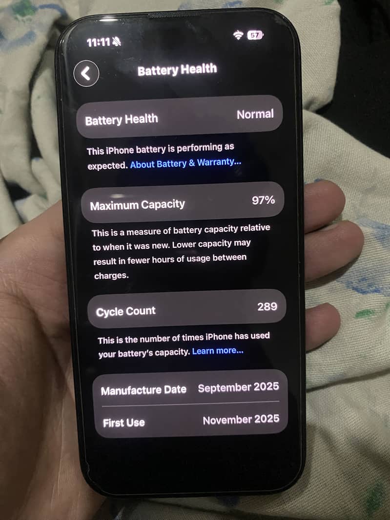 Apple iPhone 16 3