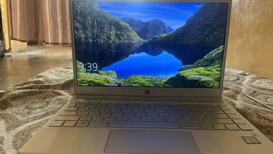 HP  LAPTOP core i5 8gen 10bye8 condition 8 /128 network trading
