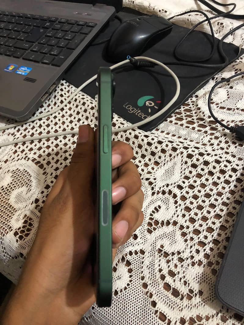 Apple iPhone 13 1