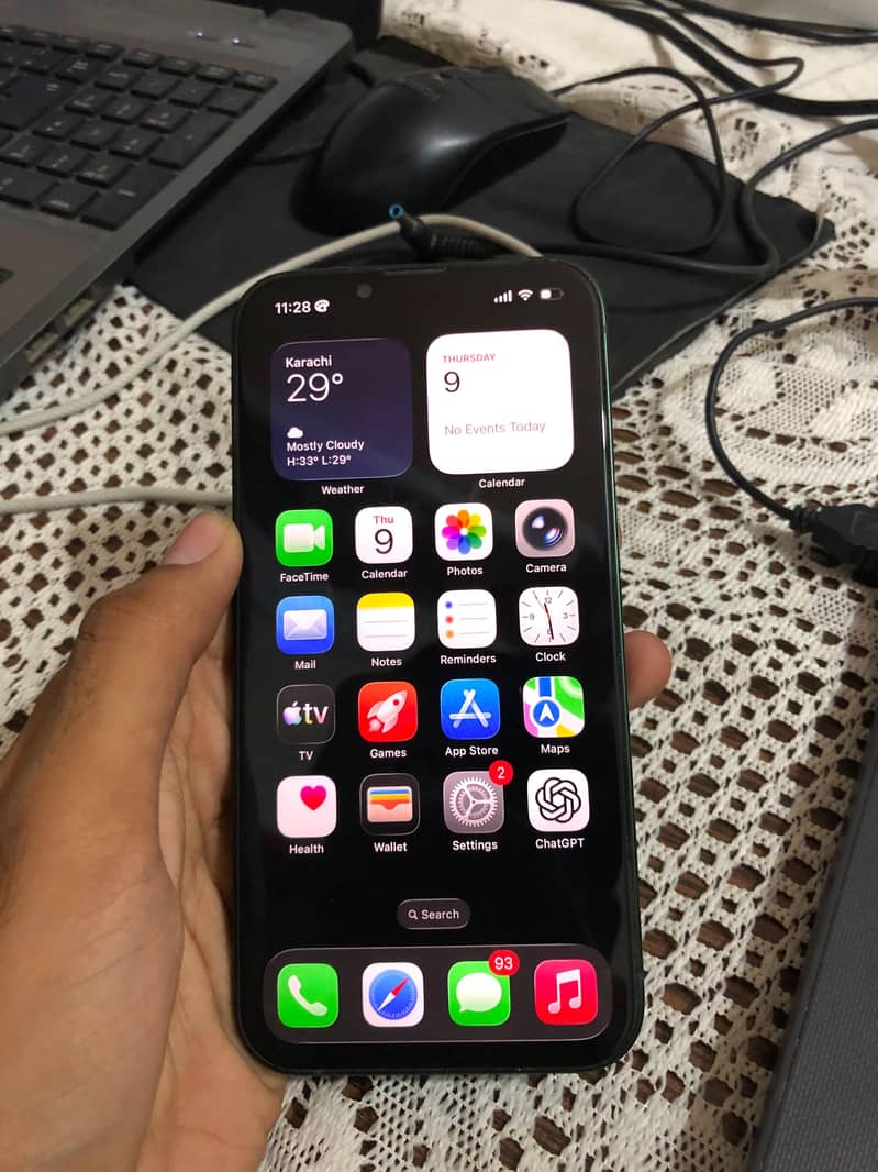 Apple iPhone 13 4