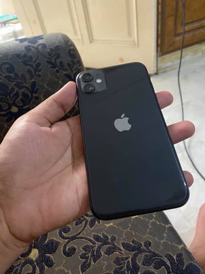 Apple iPhone 11.  / 0332 2045010 whatsapp