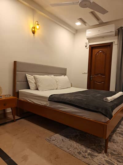Luxury two bed apartment in E11 for daily and weekly basis