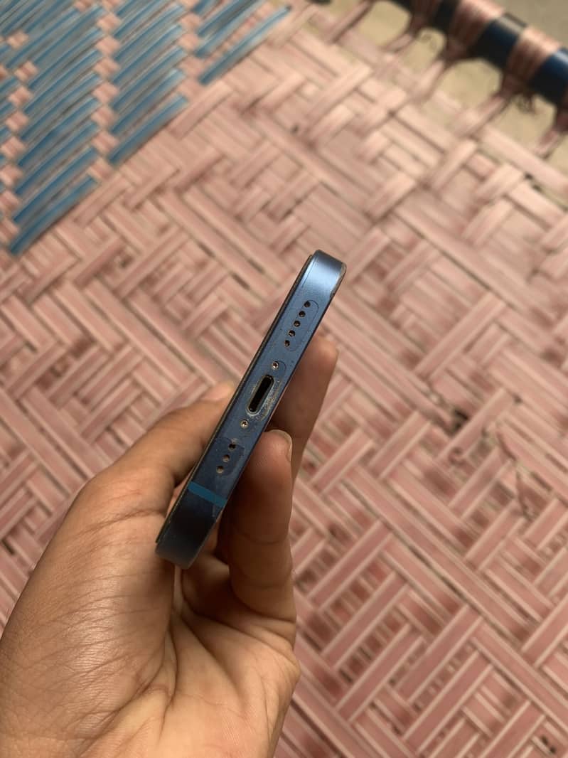 Apple iPhone 13 3