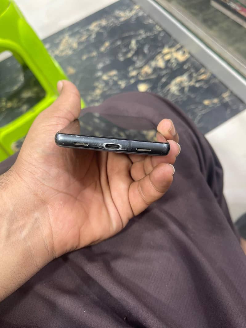 Google Pixel 7a 5