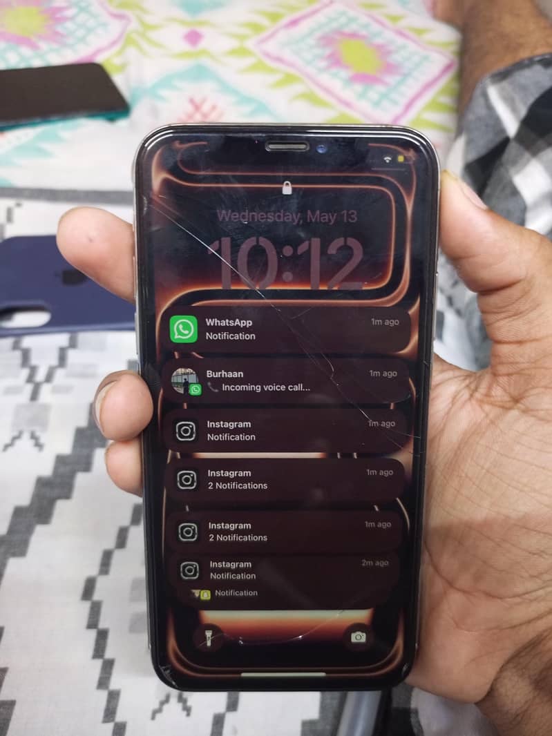 Apple iPhone X 3