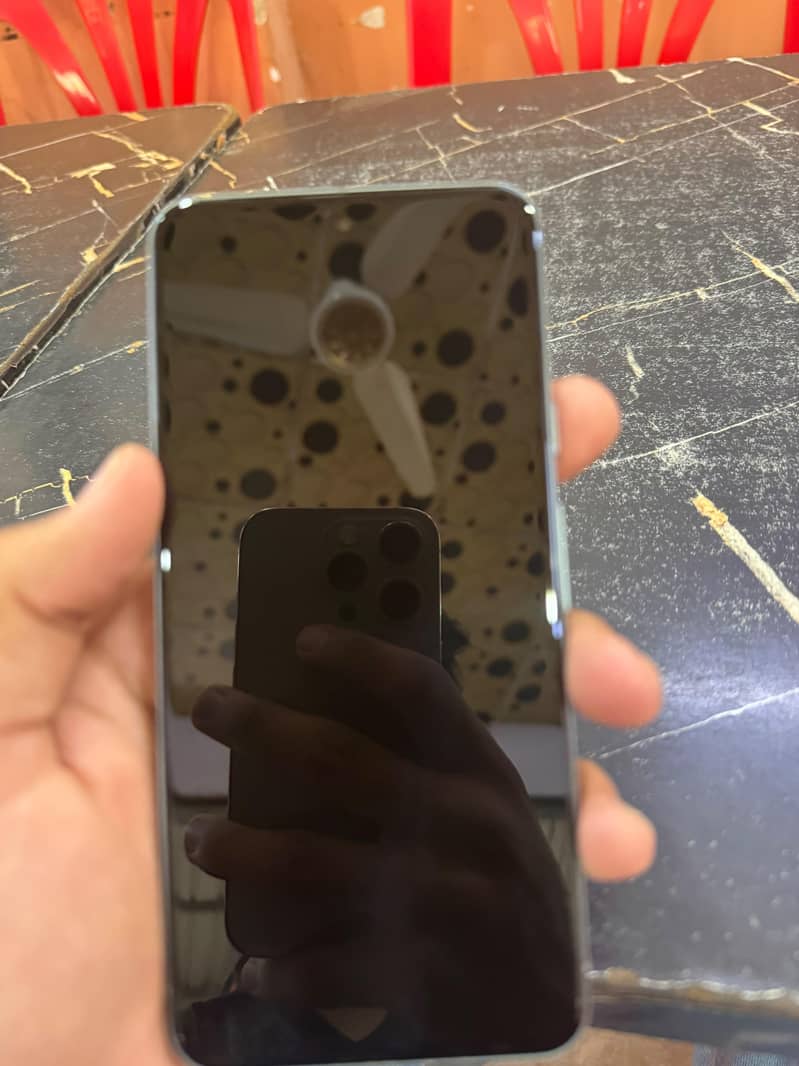 Google Pixel 8 5