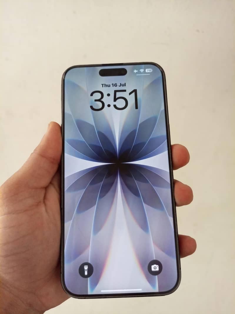 Apple iPhone 15 Pro Max 1