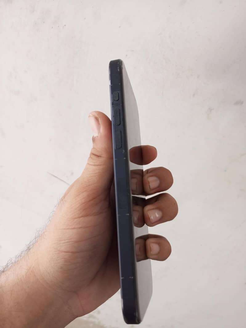 Apple iPhone 15 Pro Max 2