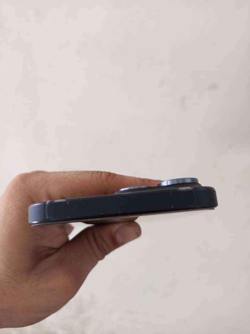 Apple iPhone 15 Pro Max 3