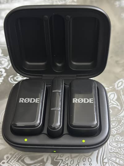 Original Rode mic up for sale only 3 months user 03179682305