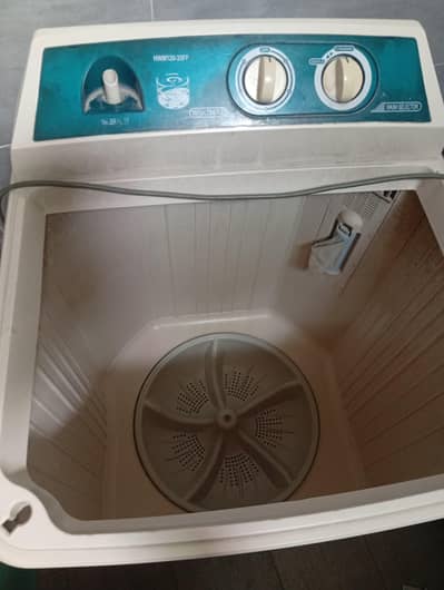 SELLING HAIER WASHING MACHINE