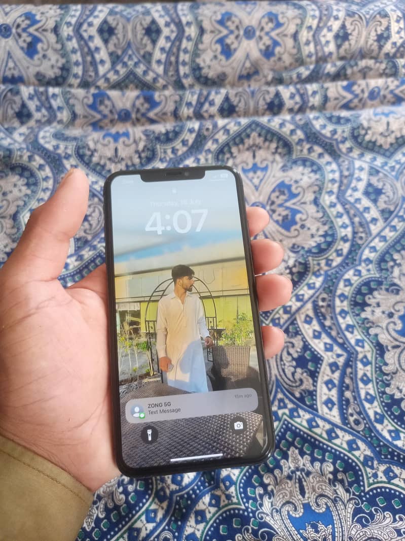 iphone xs max 1