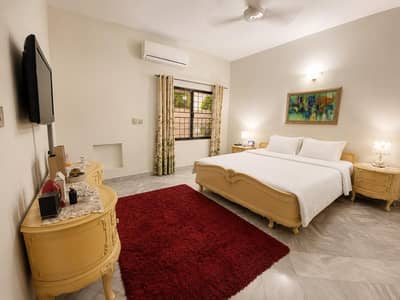 Safe and Clean Females Accommodation