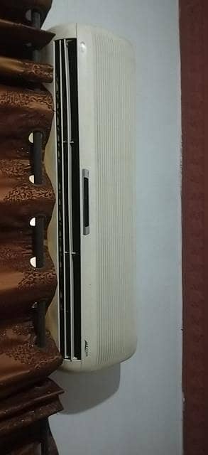LG 1.5 Ton Non-Inverter AC (Good Condition - Chilling Performance)