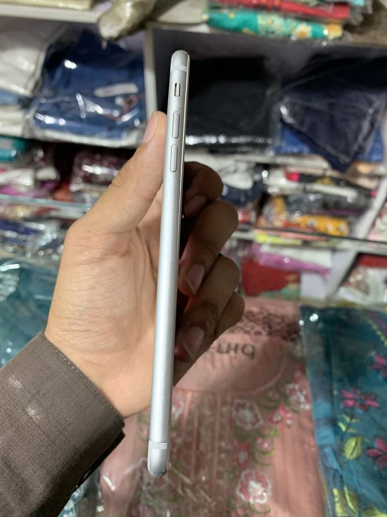 Apple iPhone 7 Plus 1