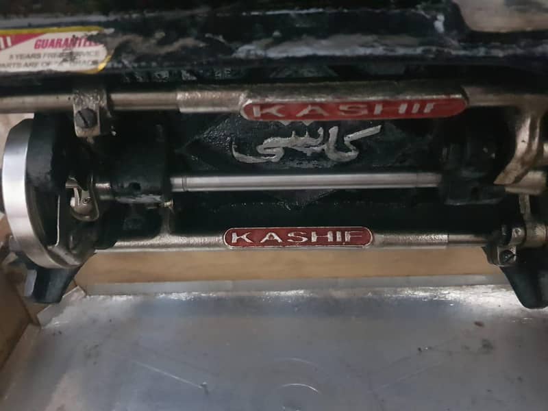 سلائی مشین (صرف 2 ماہ استعمال شدہ - بالکل نئی جیسی حالت) 1