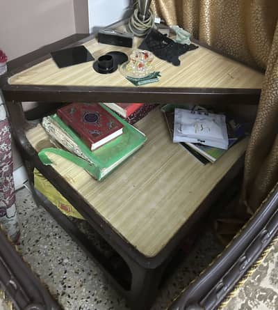 Corner table used all ok.