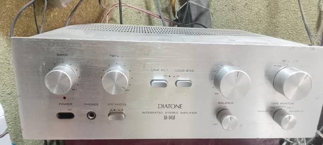 DIATONE integrated stereo amplifier