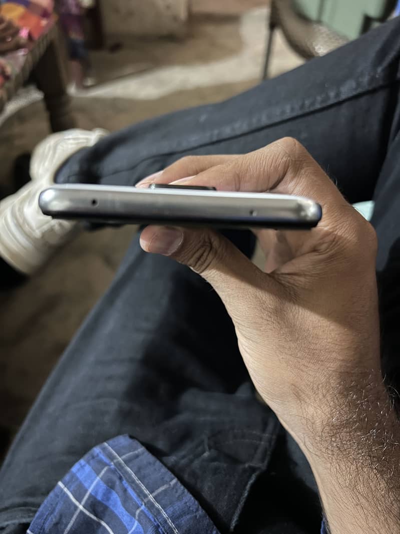 Xiaomi Redmi Note 9S 4