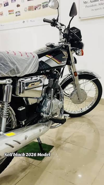 Honda 125 black special edition self start 10/10 condition