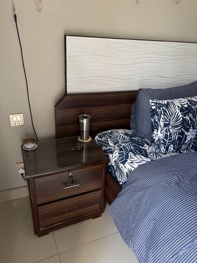 King Size Bed + 2 Side Tables