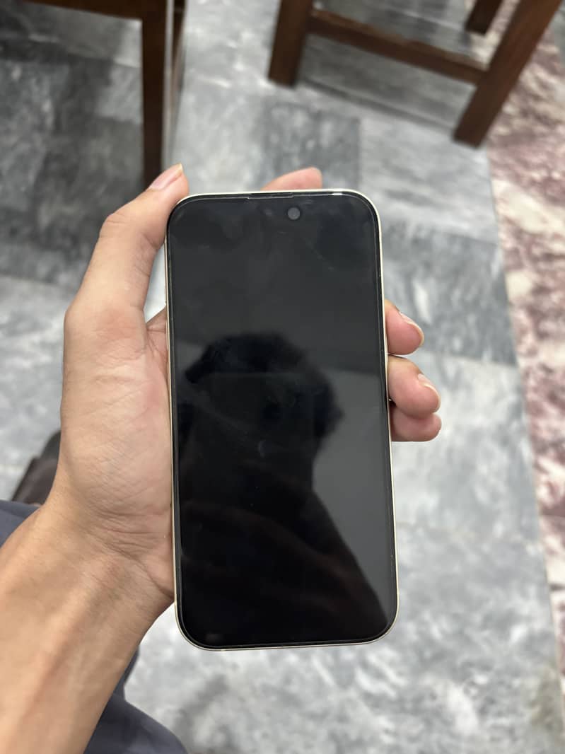 iPhone 15 11