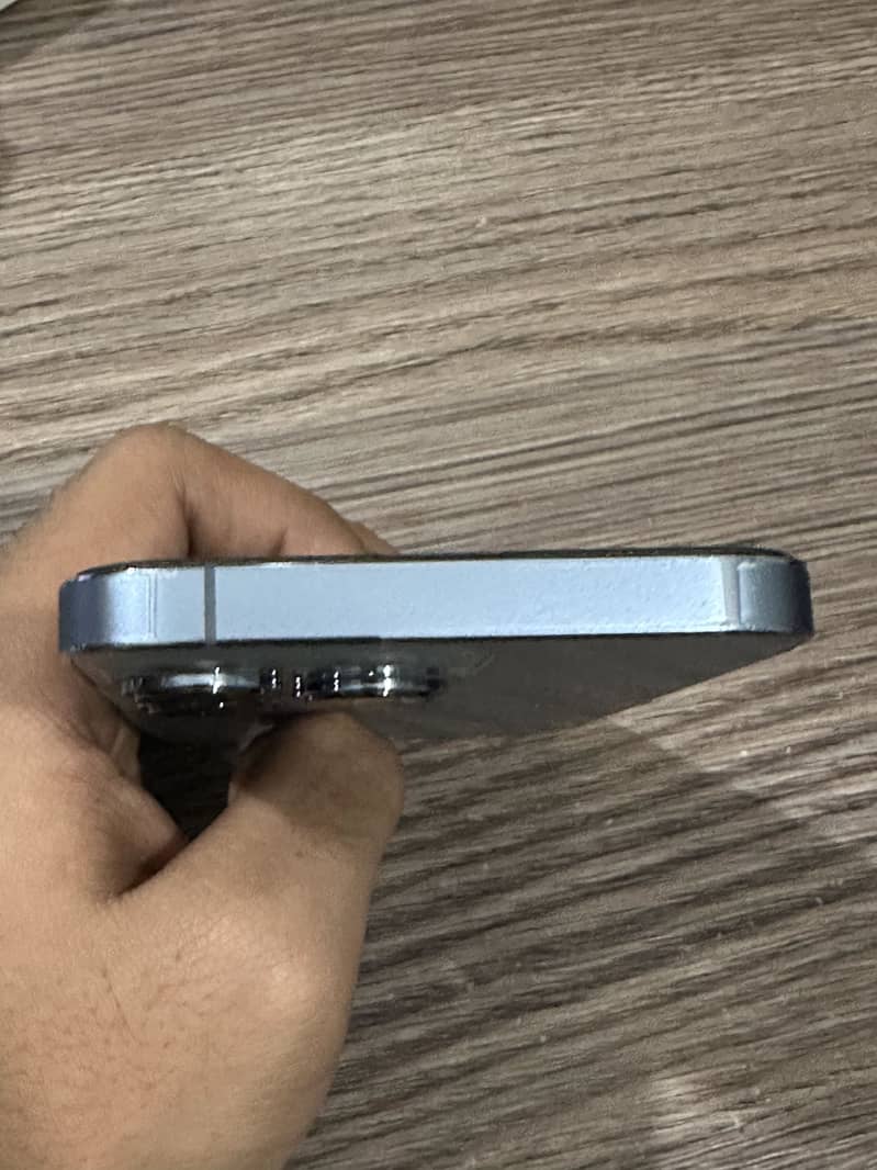Apple iPhone 13 Pro 2