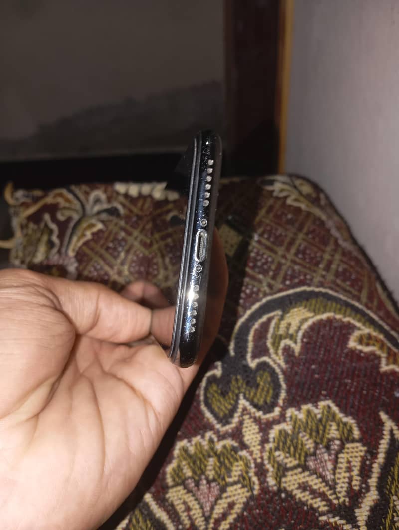 Apple iPhone X 3
