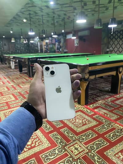 Apple iPhone 13