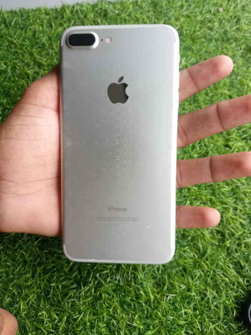 Apple iPhone 7 Plus 0