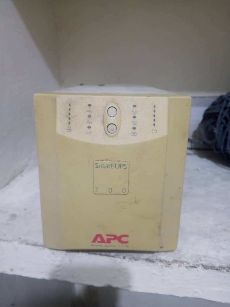 700 w 0