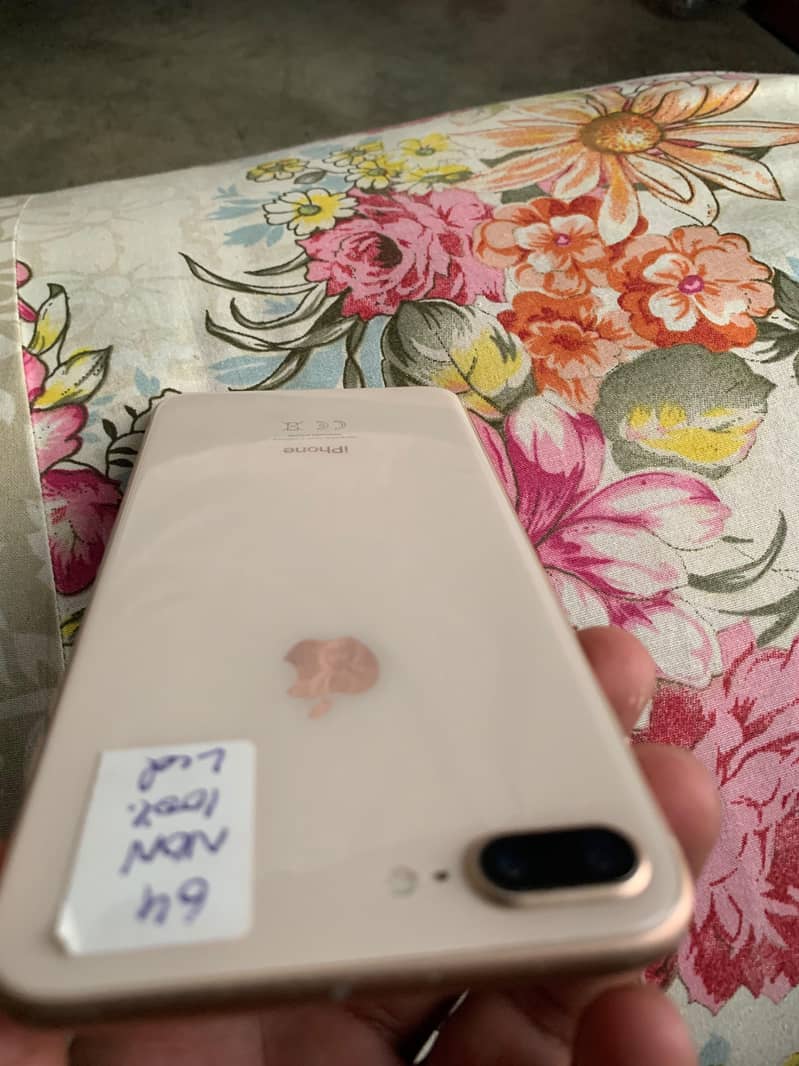 Apple iPhone 8 Plus 7