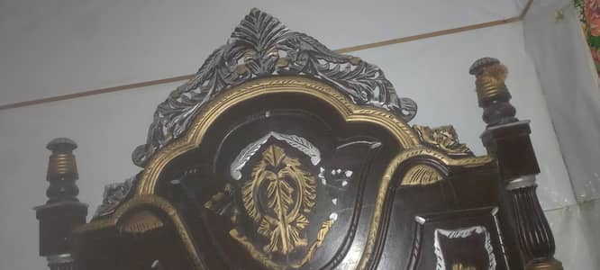 king size bed Almost new only 6 month use 0.3. 2.3. 4.8. 2.0.3.8. 8