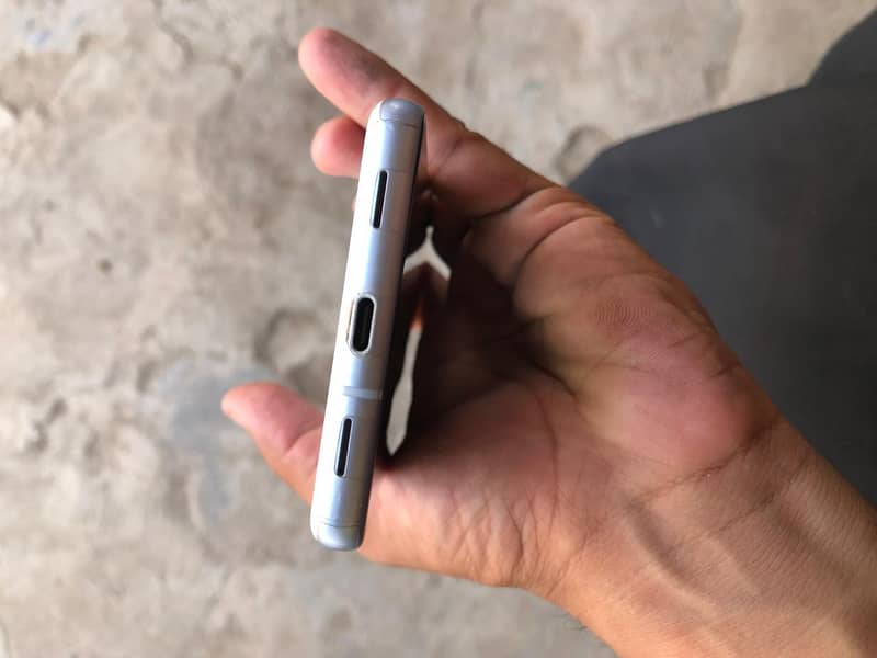 Google Pixel 7a 5