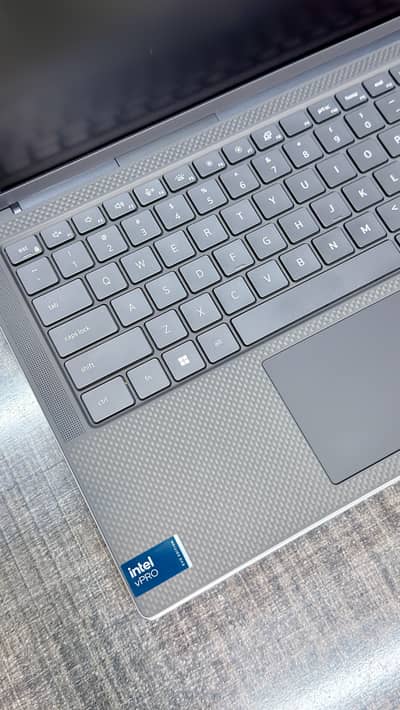 Dell Precision 5490 || Ultra 7 165H | 32 GB DDR5 | 01 Tb Nvme || NPU
