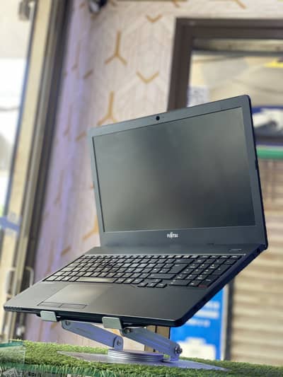 FUJITSU A557 i5 7th 8GB 256GB 15.6 inches