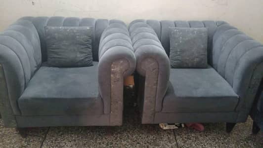 7 seater sofa 2 month use ha 10 by 10 condition ha